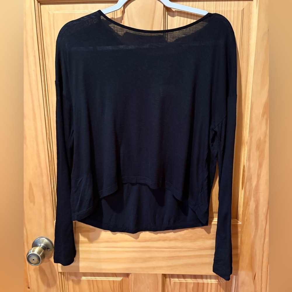 Forever 21 Women's Black Long Sleeve Lace-back Top NWT size M